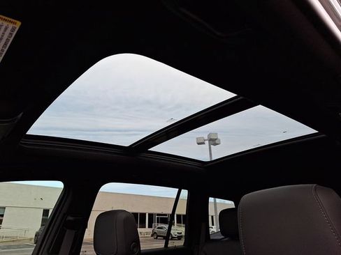 Used 2023 Cadillac XT6 Premium Luxury w/ Technology Package image 16