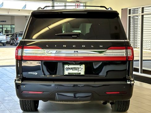Certified 2019 Lincoln Navigator Reserve AWD/4WD image 5
