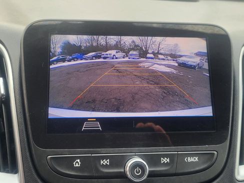 Used 2020 Chevrolet Malibu LS image 16