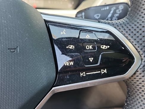 Certified 2024 Volkswagen Tiguan SE R-Line AWD/4WD image 18
