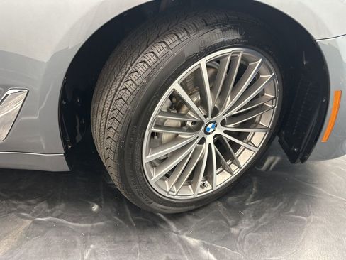 Used 2018 BMW 530i xDrive AWD/4WD image 34