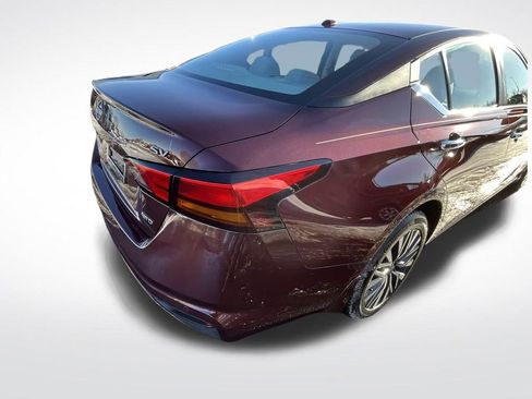 Used 2024 Nissan Altima 2.5 SV image 13