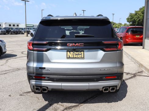 Used 2026 GMC Acadia Elevation w/ Elevation Premium Package FWD image 5