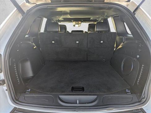 Used 2021 Jeep Grand Cherokee Laredo X image 6