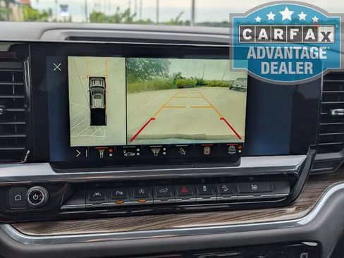 Used 2024 Chevrolet Silverado 1500 LT Trail Boss w/ LT Trail Boss Premium Package AWD/4WD image 10