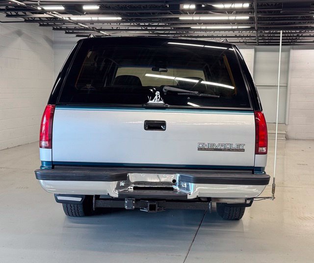 Used 1993 Chevrolet Suburban 4WD image 4