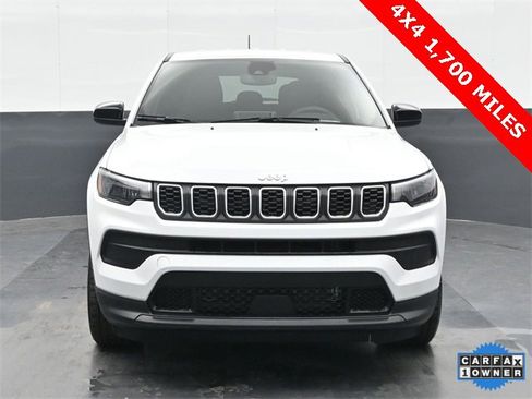 Used 2025 Jeep Compass Sport image 7