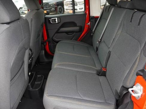 Certified 2025 Jeep Wrangler Unlimited Sahara AWD/4WD image 18