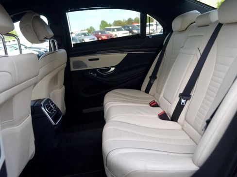 Used 2018 Mercedes-Benz S 560 Sedan image 24