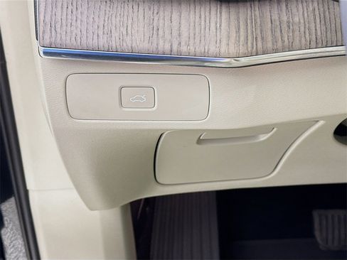 Used 2023 Volvo XC90 B6 Plus w/ Protection Package Premier image 11