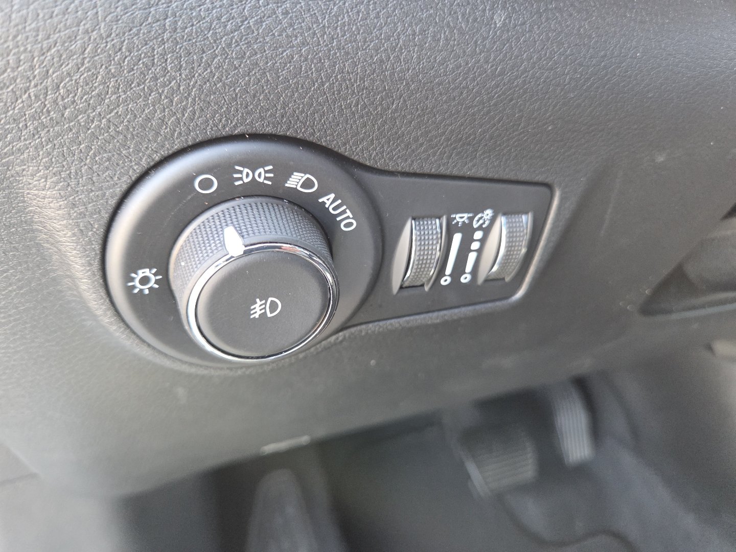 Used 2025 Jeep Compass Limited AWD/4WD image 26