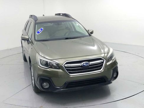 Used 2019 Subaru Outback 2.5i Premium AWD/4WD image 2