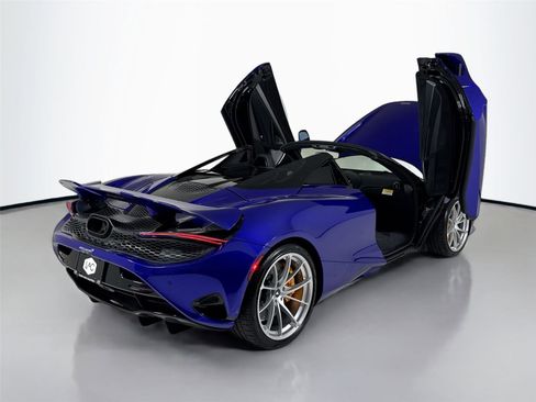 Used 2024 McLaren 750S Spider image 37