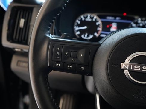 Used 2024 Nissan Pathfinder SV image 21