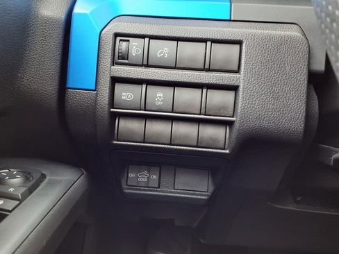 Used 2025 Toyota Tacoma TRD Off-Road AWD/4WD image 17