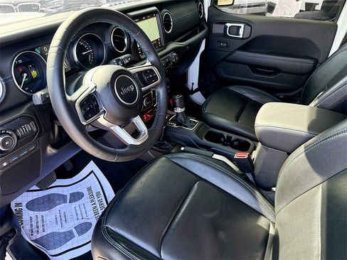 Used 2021 Jeep Wrangler Unlimited Rubicon 4xe image 25