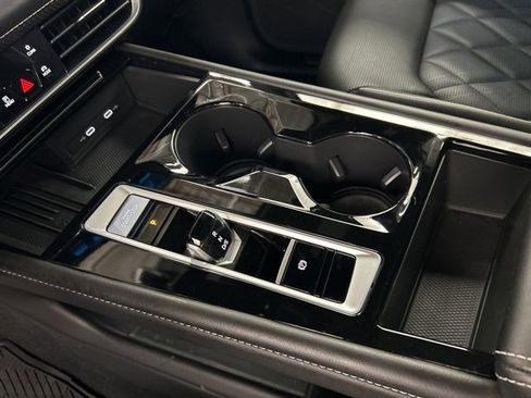 Used 2025 Volkswagen Atlas Cross Sport SEL Premium R-Line image 23