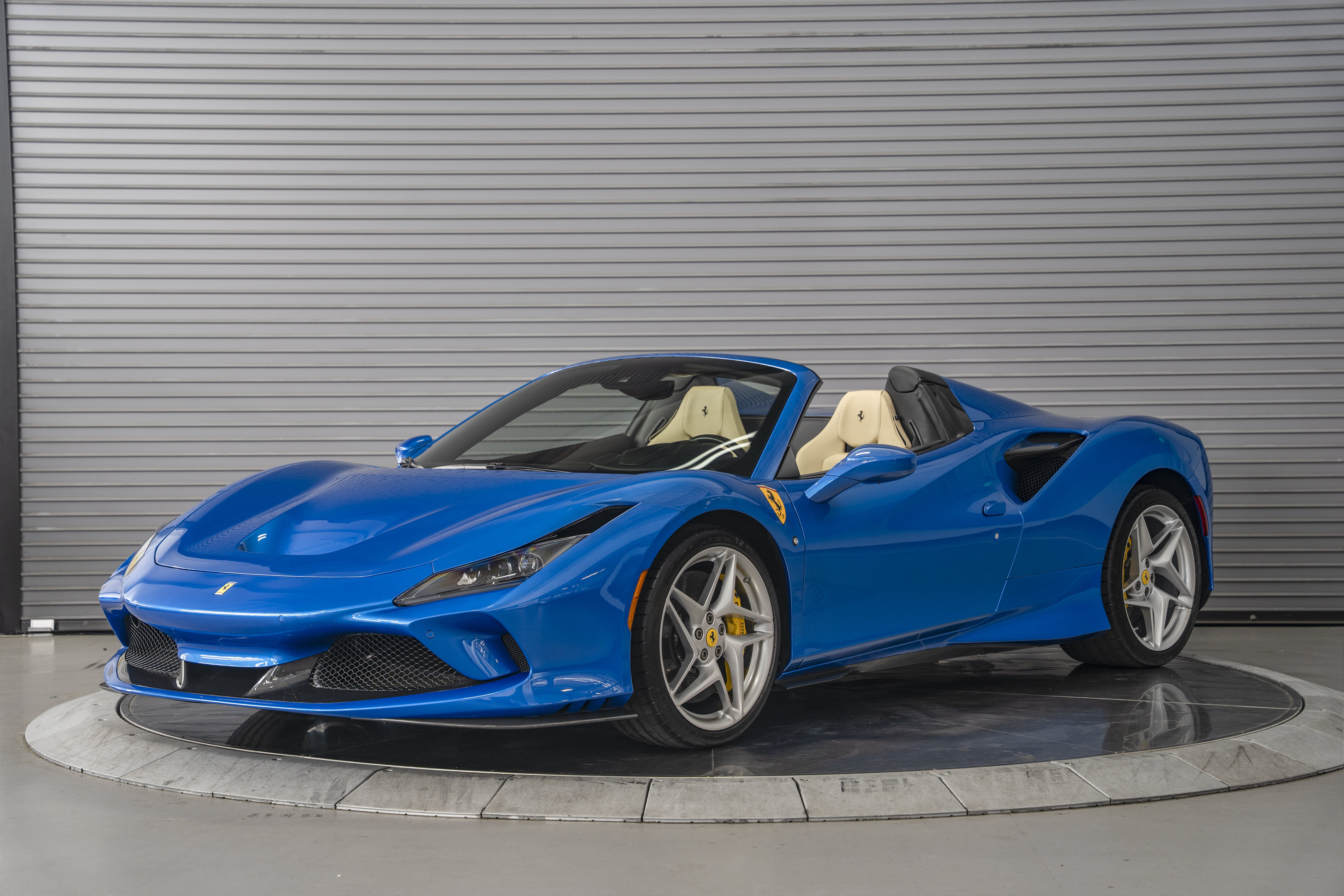 Used 2023 Ferrari F8 Tributo RWD image 1
