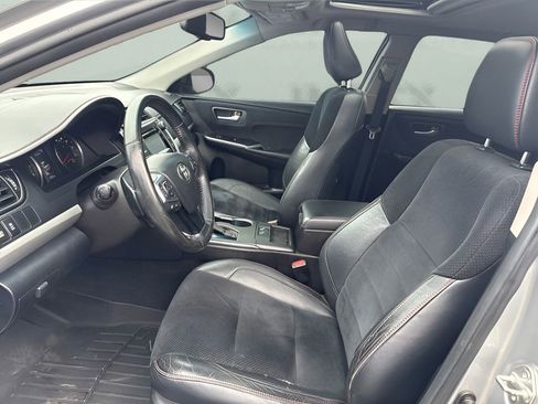 Used 2016 Toyota Camry XSE FWD image 9