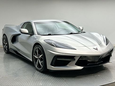 Used 2021 Chevrolet Corvette Stingray Premium Conv w/ Z51 Performance Package RWD image 15
