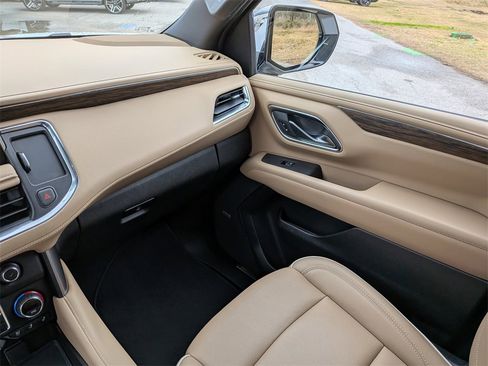 Used 2023 Chevrolet Tahoe Premier image 18