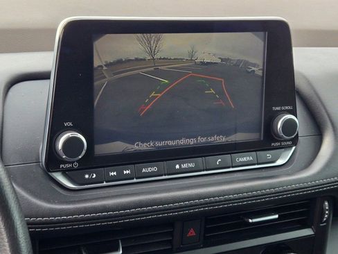 Used 2021 Nissan Rogue S image 22