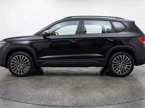 Used 2025 Volkswagen Taos SE FWD image 5