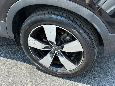 Used 2019 Volvo XC40 T5 Momentum AWD/4WD image 8