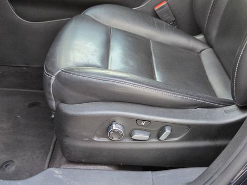 Used 2022 Cadillac XT4 Premium Luxury FWD image 26