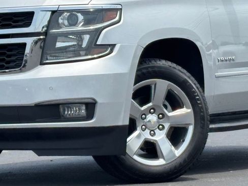 Used 2019 Chevrolet Tahoe LT w/ Luxury Package RWD image 2