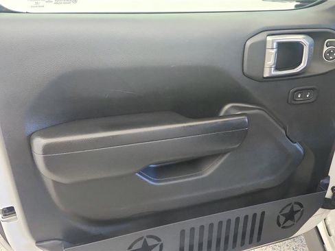 Used 2022 Jeep Gladiator Sport AWD/4WD image 32