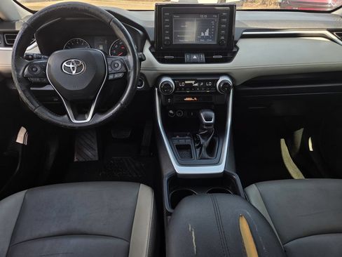Used 2019 Toyota RAV4 XLE Premium FWD image 8