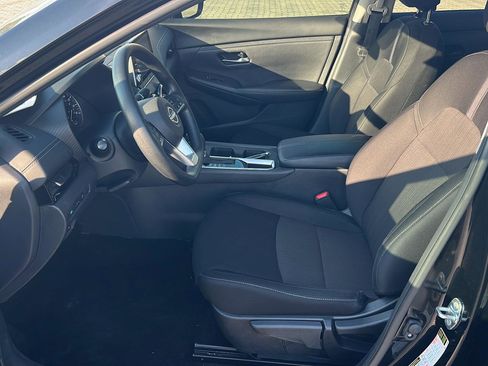 Used 2024 Nissan Sentra SV FWD image 10