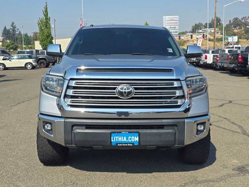 Used 2018 Toyota Tundra Limited w/ Limited Premium Package AWD/4WD image 8