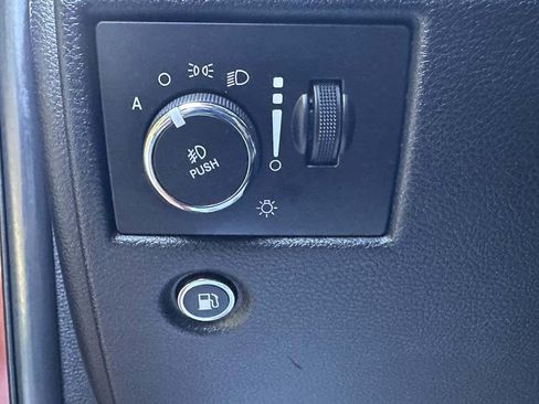 Used 2017 Jeep Grand Cherokee Limited w/ Luxury Group II image 15