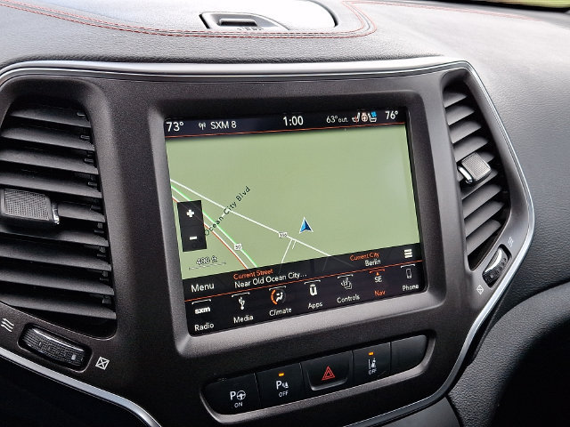 Used 2019 Jeep Cherokee Trailhawk AWD/4WD image 19