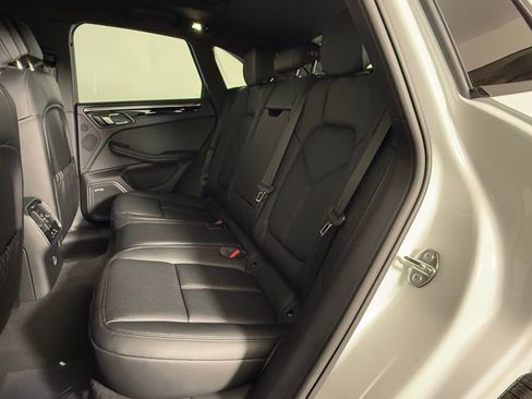 New 2026 Porsche Macan image 24