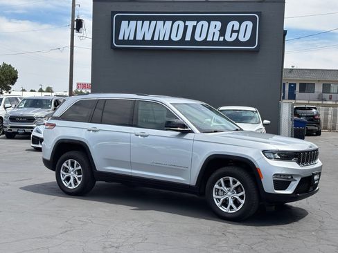 Used 2022 Jeep Grand Cherokee Limited AWD/4WD image 1