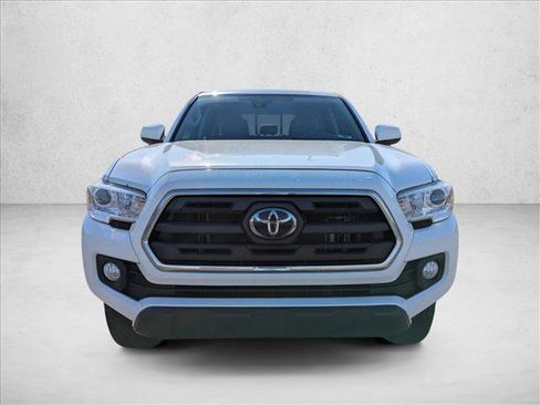 Used 2019 Toyota Tacoma SR5 RWD image 2