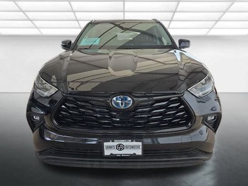 Used 2024 Toyota Highlander XLE image 8