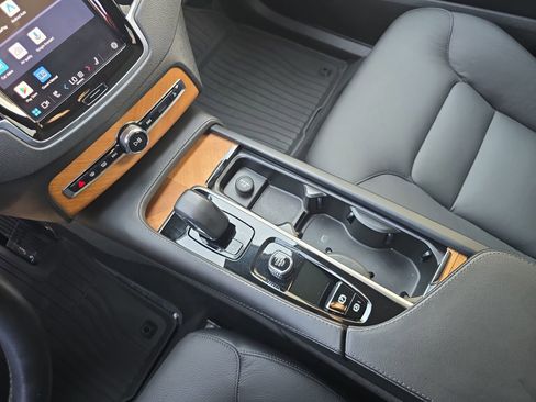 Used 2023 Volvo XC90 B6 Plus w/ Protection Package Premier image 30