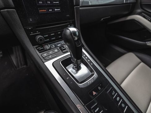 Used 2019 Porsche 718 Cayman RWD image 17