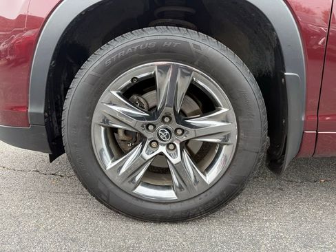 Used 2018 Toyota Highlander Limited Platinum image 27