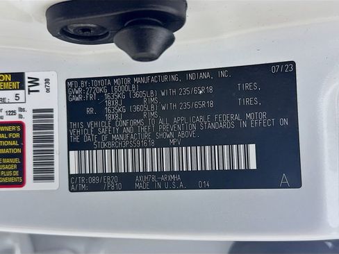 Used 2023 Toyota Highlander XLE AWD/4WD image 12
