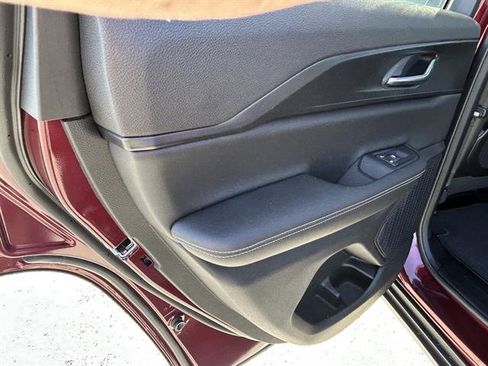 New 2025 Jeep Grand Cherokee Altitude image 22