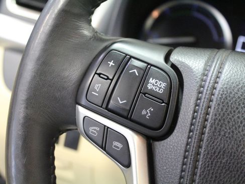 Used 2014 Toyota Highlander Limited Platinum image 10