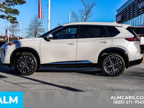 Certified 2025 Nissan Rogue Platinum w/ Tech Package image 9