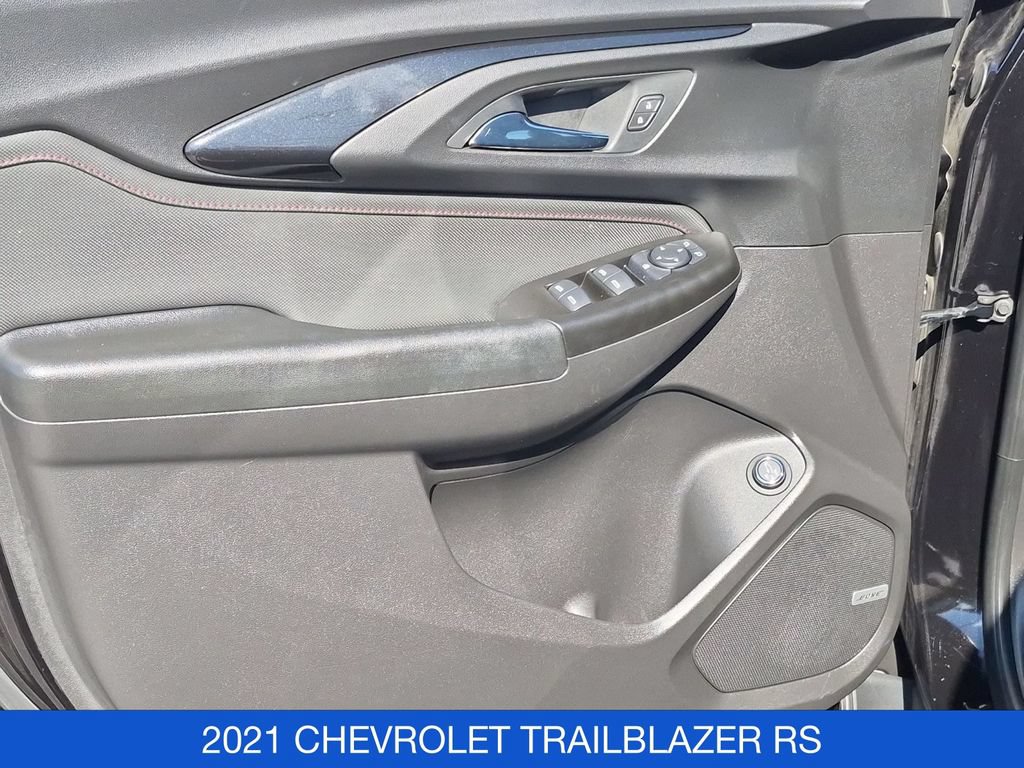 Used 2021 Chevrolet TrailBlazer RS w/ Sun and Liftgate Package AWD/4WD image 11