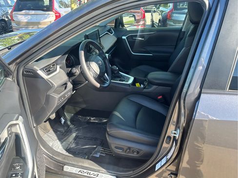 Used 2022 Toyota RAV4 XLE Premium AWD/4WD image 13