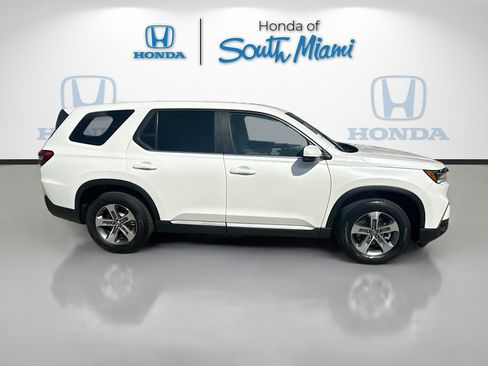 Certified 2025 Honda Pilot EX-L image 8